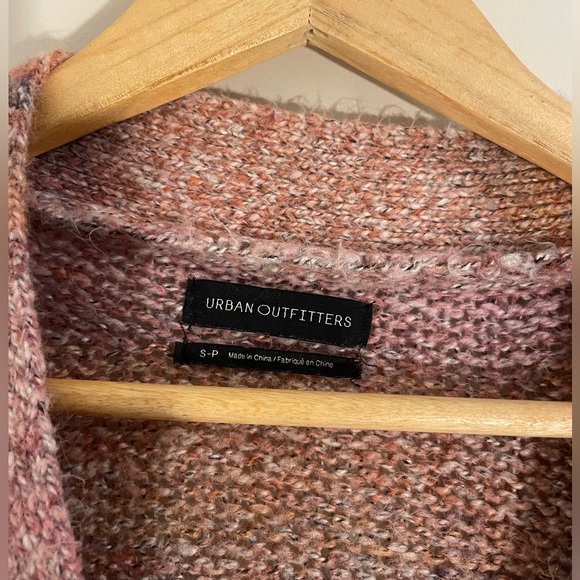 Urban Outfitters Cropped Cozy knit slouchy super soft cardigan. Small - Picture 2 of 4